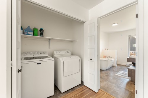 Laundry - 849 Rue Henri-Iv, Sherbrooke (Brompton/Rock Forest/Saint-Élie/Deauville), QC 