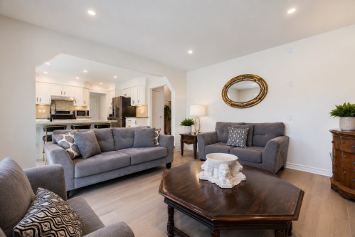 Salle familiale - 16 Rue Labrèche, Kirkland, QC 