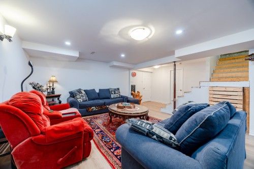 Salle familiale - 16 Rue Labrèche, Kirkland, QC 