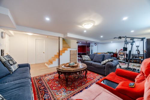 Salle familiale - 16 Rue Labrèche, Kirkland, QC 