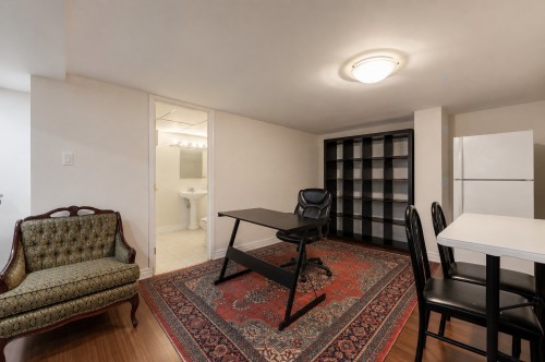 Bureau - 16 Rue Labrèche, Kirkland, QC 