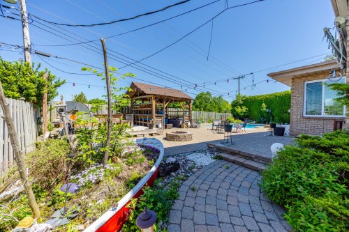 Cour - 16 Rue Labrèche, Kirkland, QC 