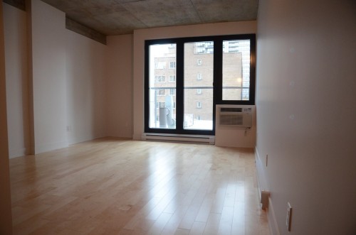 Salon - 420-1414 Rue Chomedey, Montréal (Ville-Marie), QC 