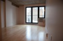 Salon - 420-1414 Rue Chomedey, Montréal (Ville-Marie), QC 