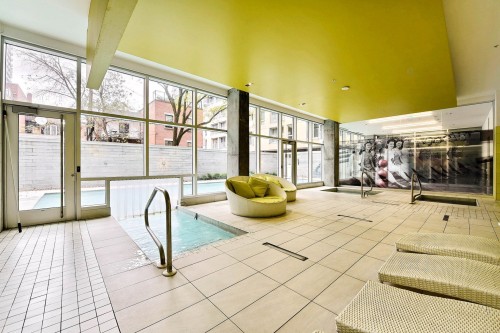 Piscine - 420-1414 Rue Chomedey, Montréal (Ville-Marie), QC 