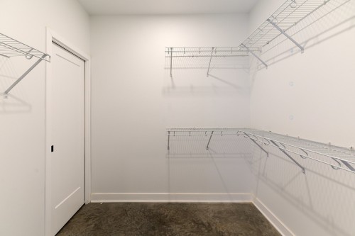 Penderie (Walk-in) - 15 Ch. Joseph-Robert, Saint-Donat, QC 
