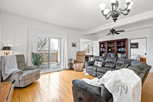 Salon - 1181  - 1179 Ch. Du Tour-Du-Lac, Nominingue, QC 