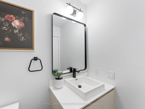 132-251 Manitoba Street S, Toronto, ON 