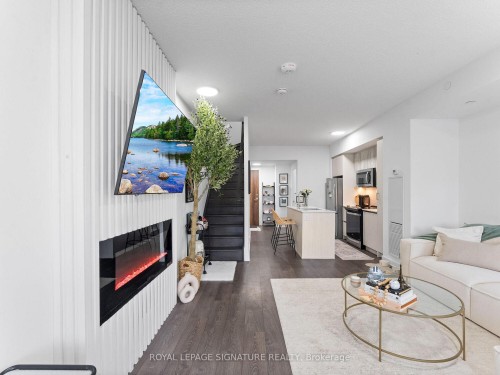 132-251 Manitoba Street S, Toronto, ON 