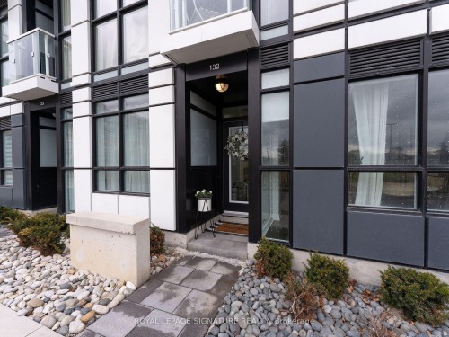 132-251 Manitoba Street S, Toronto, ON 