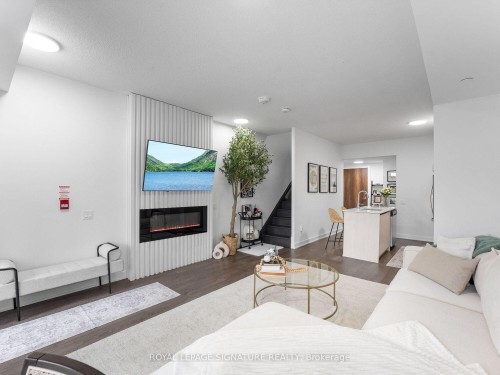 132-251 Manitoba Street S, Toronto, ON 