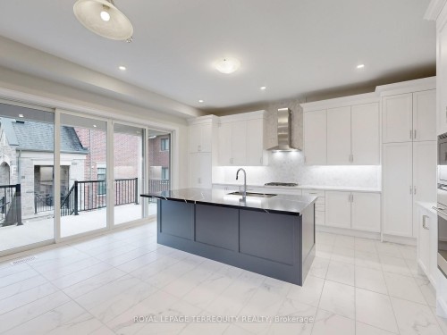 161 Cranberry Lane, Aurora, ON - Indoor Photo Showing Kitchen With Upgraded Kitchen