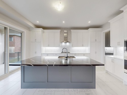 161 Cranberry Lane, Aurora, ON - Indoor Photo Showing Kitchen With Upgraded Kitchen
