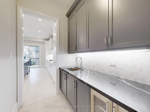 161 Cranberry Lane, Aurora, ON - Indoor Photo Showing Kitchen