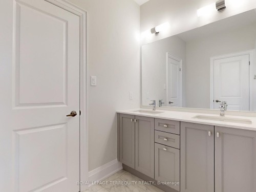 161 Cranberry Lane, Aurora, ON - Indoor Photo Showing Bathroom