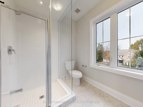 161 Cranberry Lane, Aurora, ON - Indoor Photo Showing Bathroom