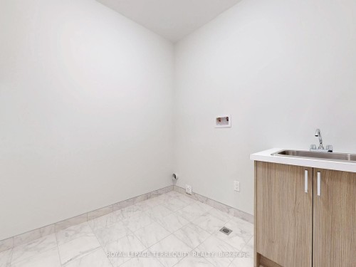161 Cranberry Lane, Aurora, ON - Indoor Photo Showing Other Room