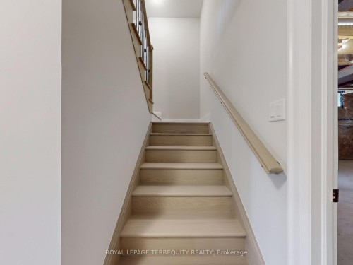161 Cranberry Lane, Aurora, ON - Indoor Photo Showing Other Room
