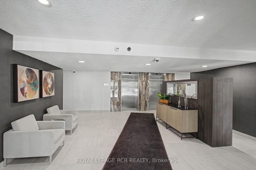 1011-40 William Roe Boulevard, Newmarket, ON - Indoor Photo Showing Other Room