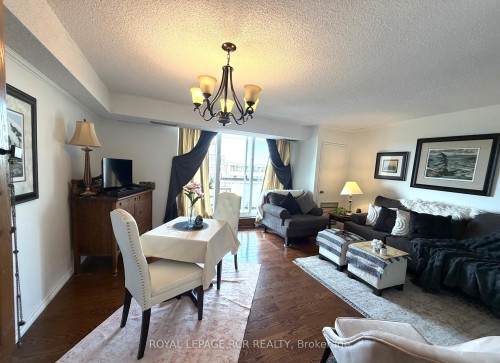 1011-40 William Roe Boulevard, Newmarket, ON - Indoor