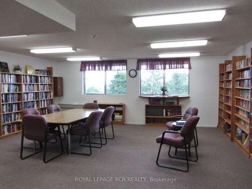 1011-40 William Roe Boulevard, Newmarket, ON - Indoor