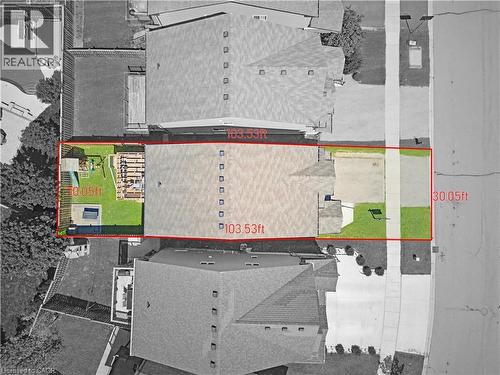 The boundary seen is an estimated representation of lot dimensions derived from Geowarehouse, intended solely for visualization purposes. Please note that it is not obtained from a survey and should n - 32 Sorrento Street, Kitchener, ON 