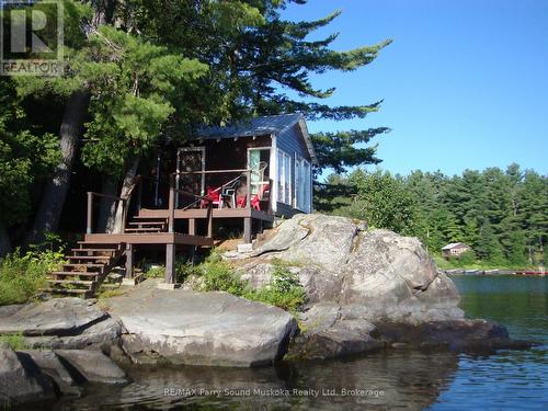 66E PICKEREL RIVER  Parry Sound Remote Area (Mowat), ON P0G 1J0