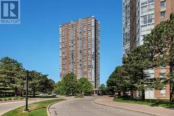 411 - 7 CONCORDE PLACE Toronto, ON M3C 3N4