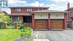 29 ERNEST AVENUE Toronto, ON M2J 3T4