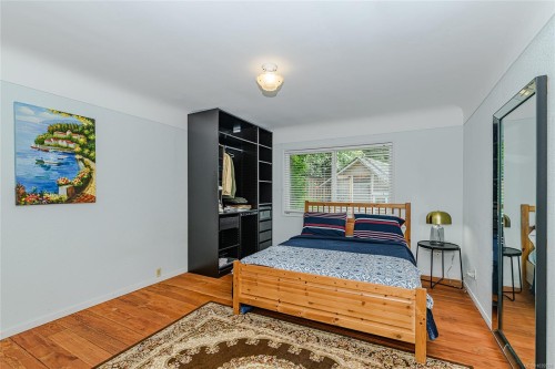 3803 Merriman Dr, Saanich, BC 