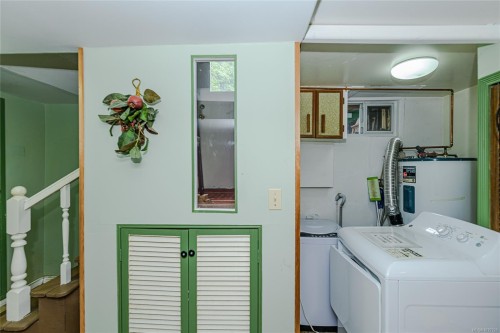 3803 Merriman Dr, Saanich, BC 