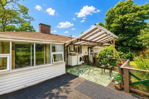 3803 Merriman Dr, Saanich, BC 