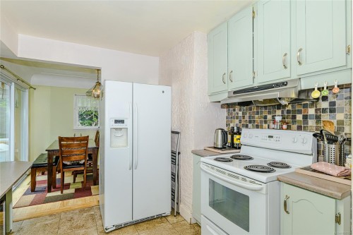 3803 Merriman Dr, Saanich, BC 
