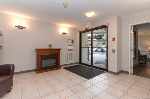 #102-651 Jolly Pl, Saanich, BC 
