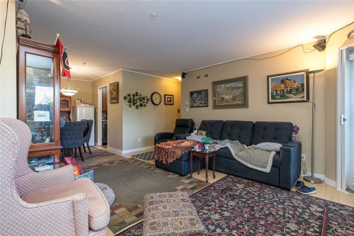 #102-651 Jolly Pl, Saanich, BC 