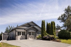 2532 Twin View Pl Central Saanich, BC V8Z 6Z1