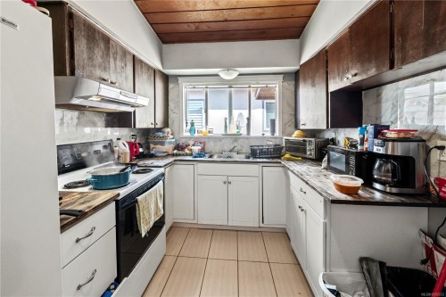 3430 Seaton St, Saanich, BC 