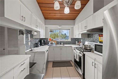 3430 Seaton St, Saanich, BC 