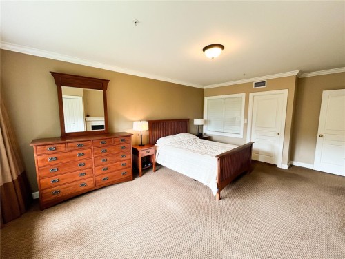 #206-2326 Harbour Rd, Sidney, BC 