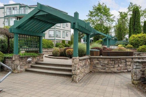 #112-894 Vernon Ave, Saanich, BC 