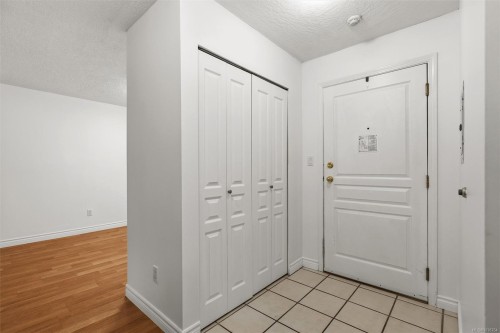 #112-894 Vernon Ave, Saanich, BC 