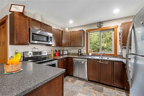 13475 Cedar Rd, Ladysmith, BC 