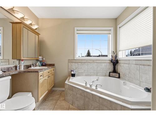 32 Lamplight Ba, Spruce Grove, AB 