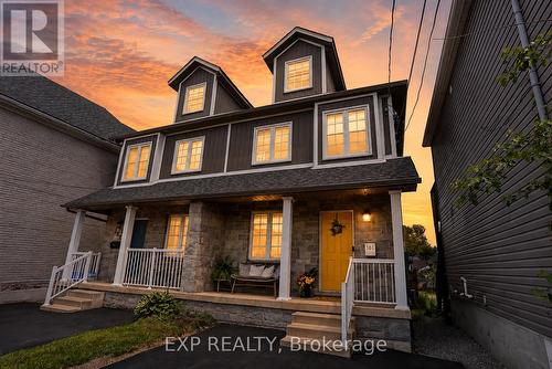 360 John Street N, Hamilton, ON 