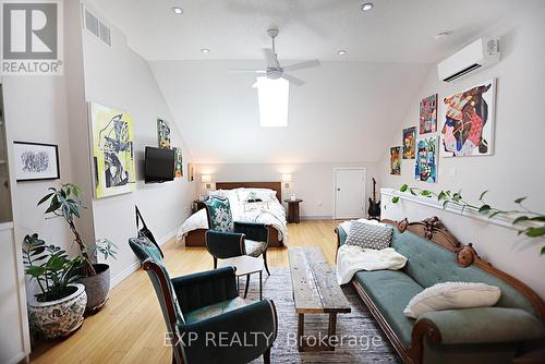 360 John Street N, Hamilton, ON 