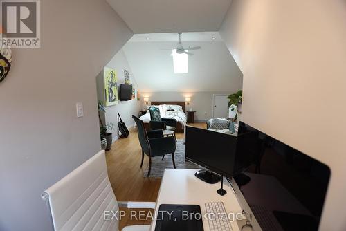 360 John Street N, Hamilton, ON 