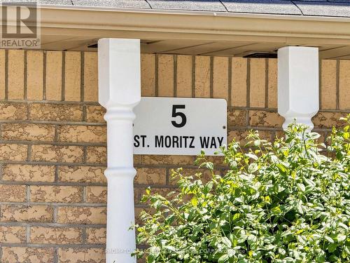 21 - 5 St.Moritz Way, Markham, ON 