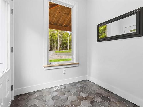 60 Wickshire Lane, Grand Lake, NS 