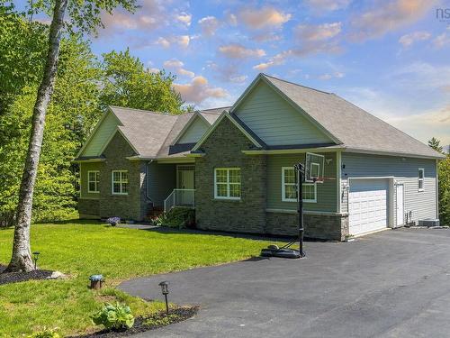 293 Aberdeen Drive  Halifax, NS B2T 0H1