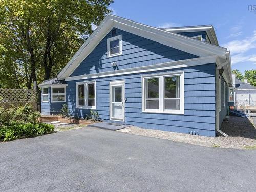 471 Clifton Avenue, Windsor, NS 
